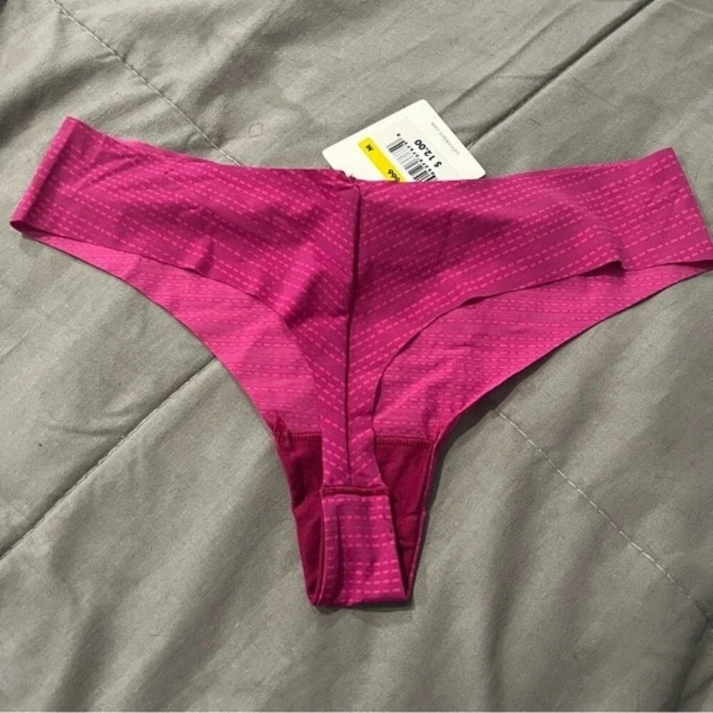 NWT Calvin Klein Pint Geometric Print Seamless Thong Panty Size Medium